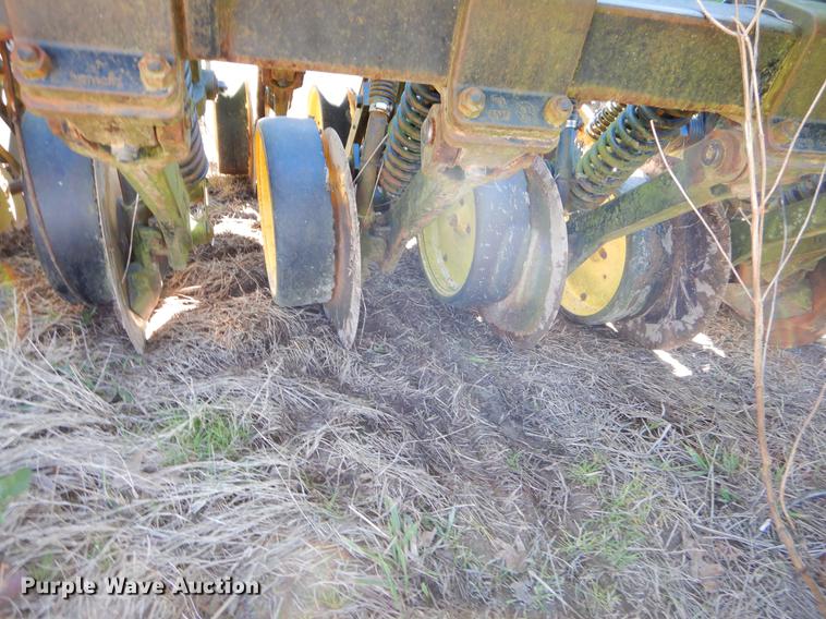 image for item EZ9852 John Deere 750 grain drill