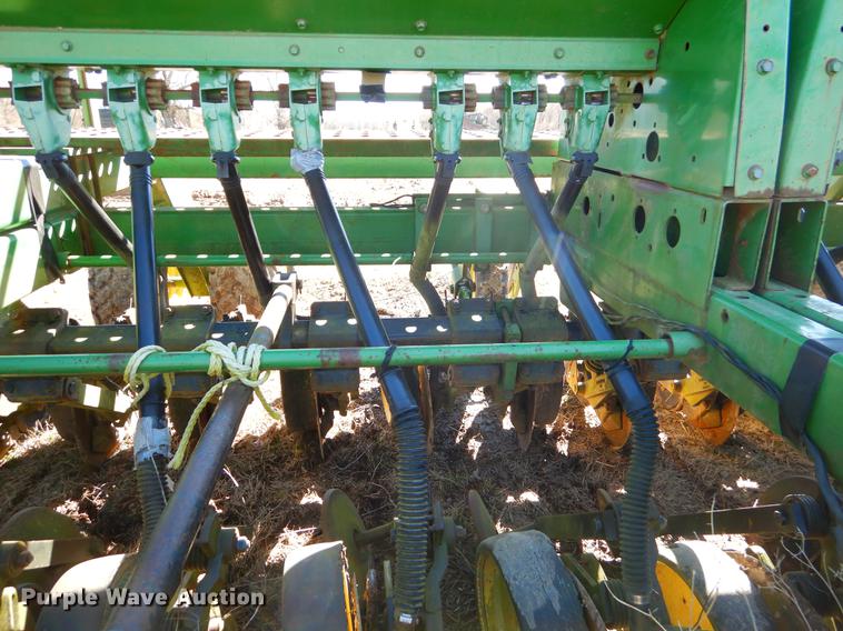 image for item EZ9852 John Deere 750 grain drill