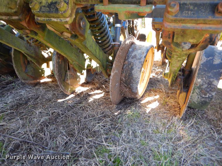 image for item EZ9852 John Deere 750 grain drill