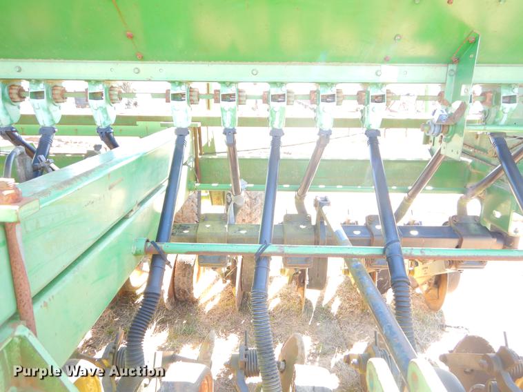 image for item EZ9852 John Deere 750 grain drill