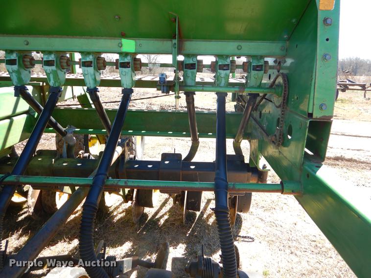image for item EZ9852 John Deere 750 grain drill