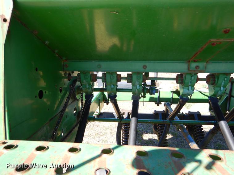 image for item EZ9852 John Deere 750 grain drill