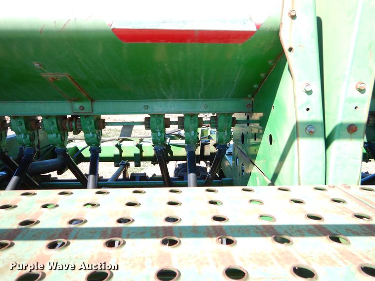 image for item EZ9852 John Deere 750 grain drill