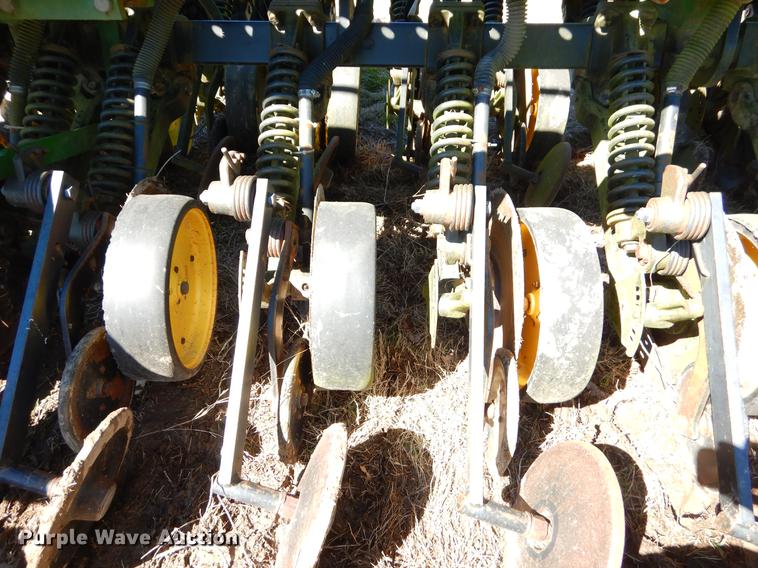 image for item EZ9852 John Deere 750 grain drill