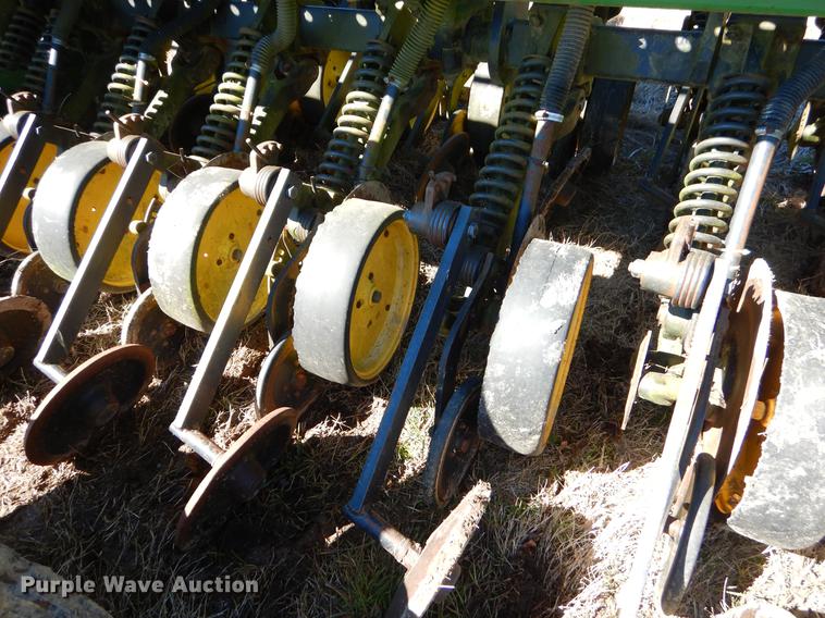 image for item EZ9852 John Deere 750 grain drill