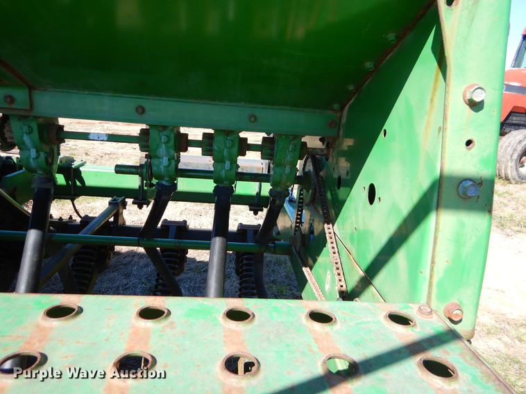 image for item EZ9852 John Deere 750 grain drill