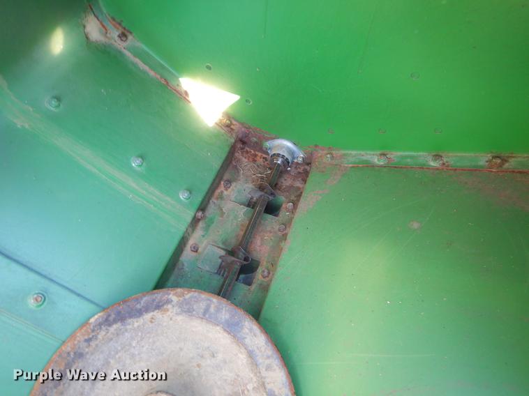 image for item EZ9852 John Deere 750 grain drill