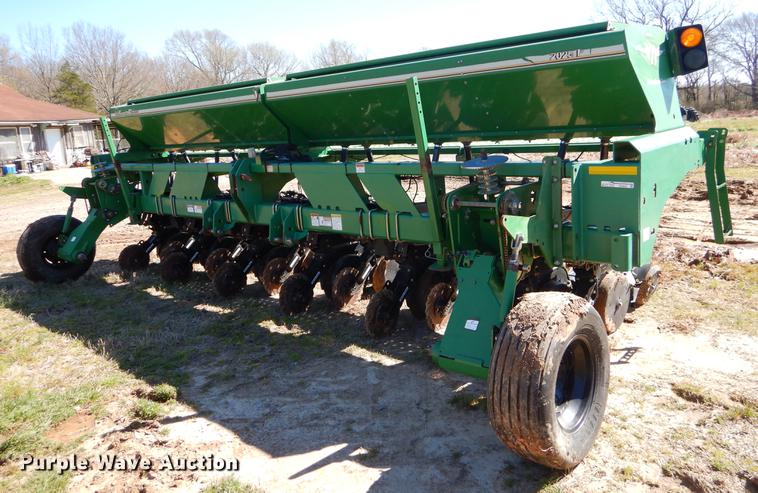 image for item EZ9853 2007 Great Plains 2025P-12TR4015 grain drill