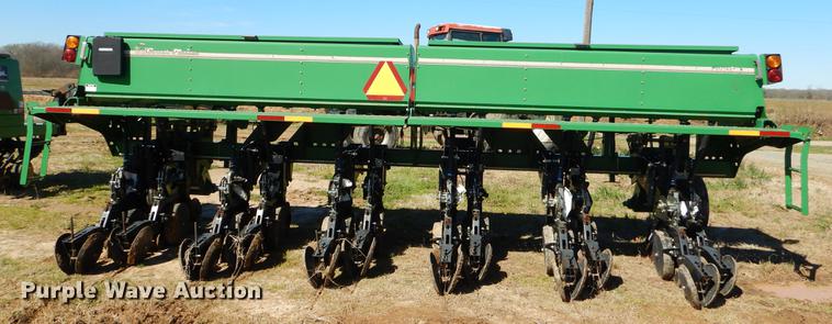 image for item EZ9853 2007 Great Plains 2025P-12TR4015 grain drill