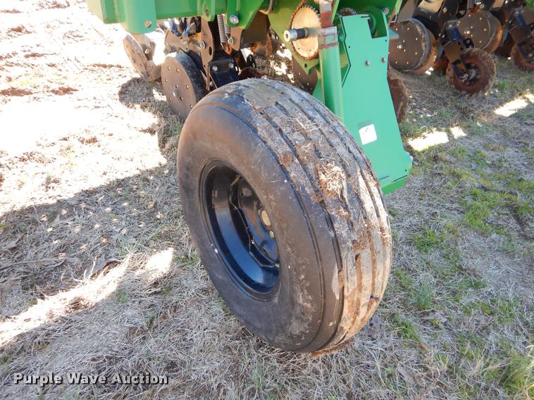 image for item EZ9853 2007 Great Plains 2025P-12TR4015 grain drill