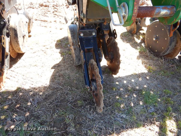 image for item EZ9853 2007 Great Plains 2025P-12TR4015 grain drill