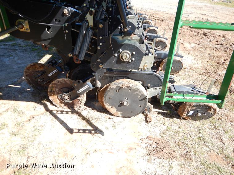 image for item EZ9853 2007 Great Plains 2025P-12TR4015 grain drill