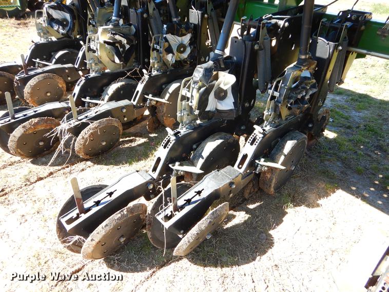 image for item EZ9853 2007 Great Plains 2025P-12TR4015 grain drill