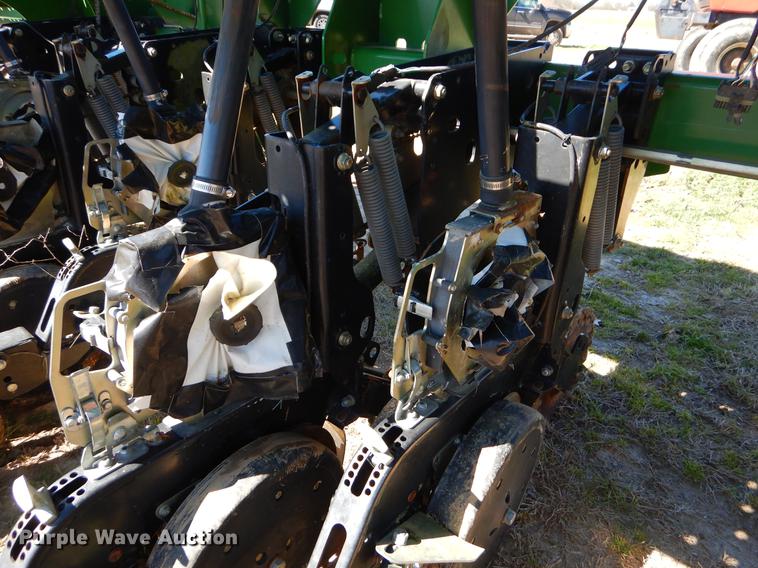 image for item EZ9853 2007 Great Plains 2025P-12TR4015 grain drill