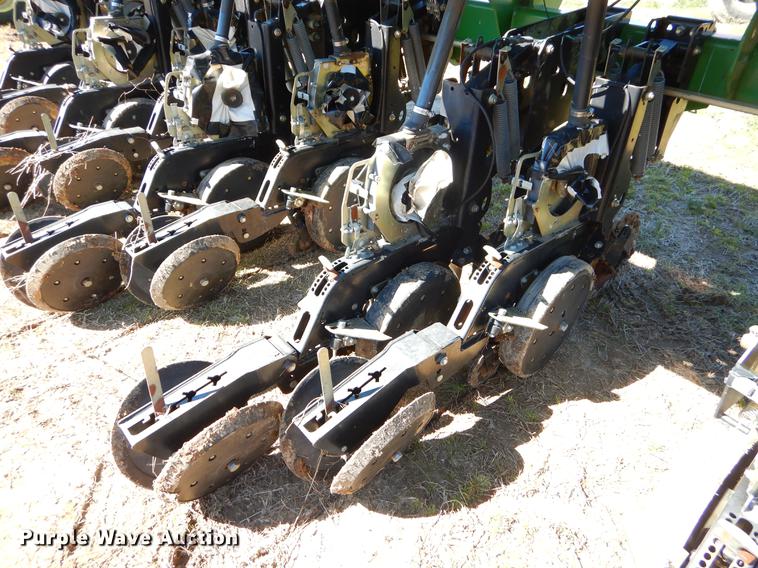 image for item EZ9853 2007 Great Plains 2025P-12TR4015 grain drill