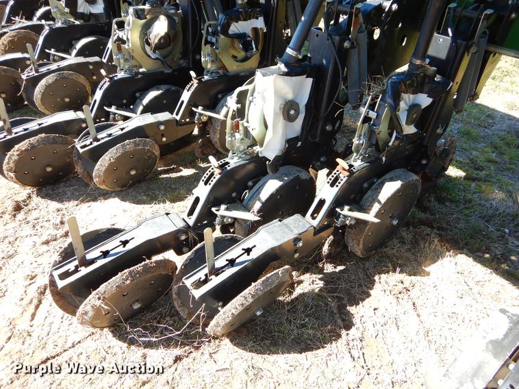 image for item EZ9853 2007 Great Plains 2025P-12TR4015 grain drill