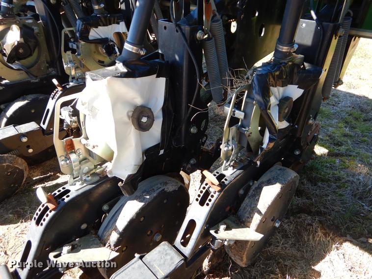 image for item EZ9853 2007 Great Plains 2025P-12TR4015 grain drill