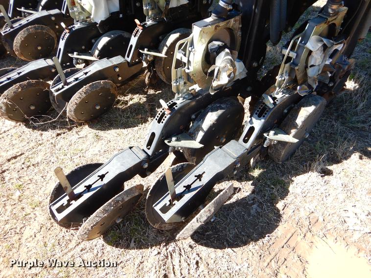 image for item EZ9853 2007 Great Plains 2025P-12TR4015 grain drill