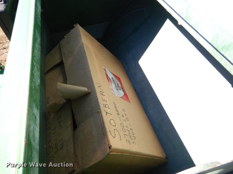 image for item EZ9853 2007 Great Plains 2025P-12TR4015 grain drill