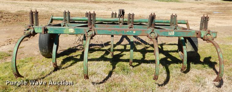 image for item EZ9854 John Deere 100 chisel