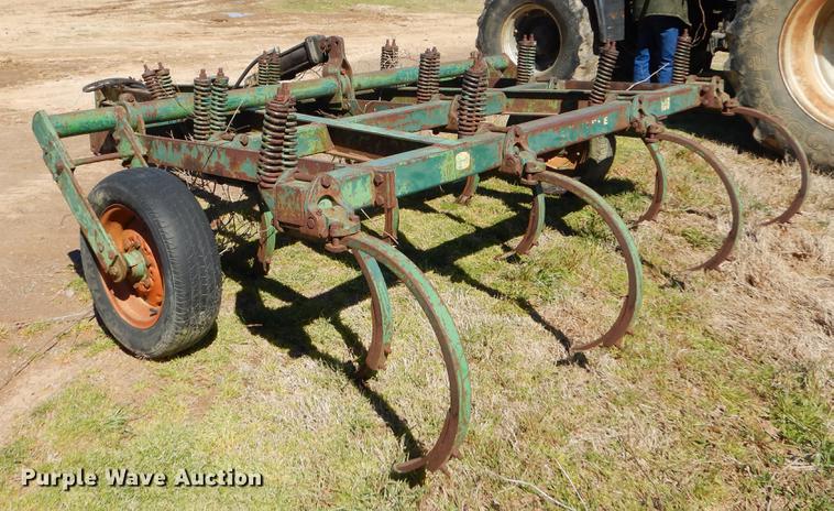 image for item EZ9854 John Deere 100 chisel