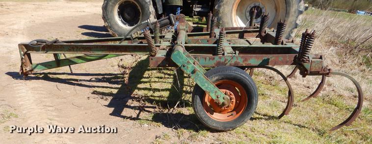 image for item EZ9854 John Deere 100 chisel