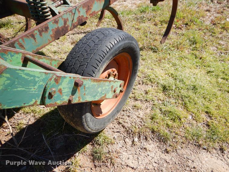 image for item EZ9854 John Deere 100 chisel