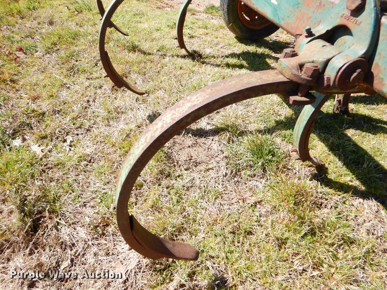 image for item EZ9854 John Deere 100 chisel