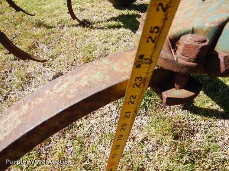 image for item EZ9854 John Deere 100 chisel