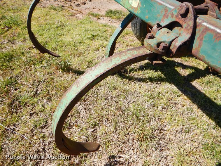 image for item EZ9854 John Deere 100 chisel