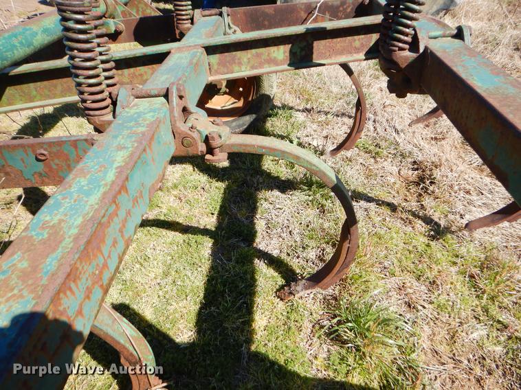 image for item EZ9854 John Deere 100 chisel