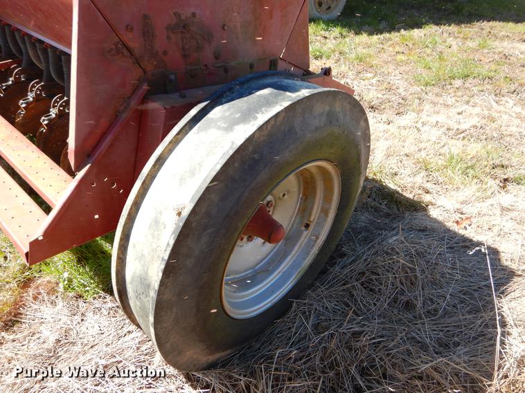 image for item EZ9855 Case IH 5100 grain drill