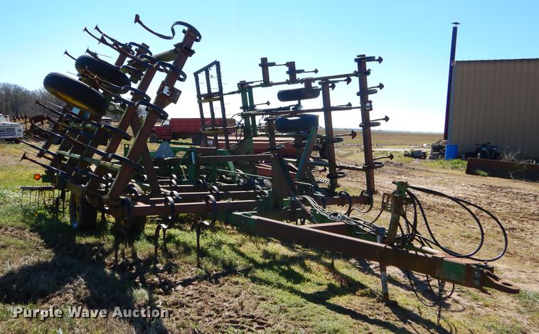 image for item EZ9856 John Deere 980 sweep plow