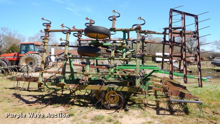 image for item EZ9856 John Deere 980 sweep plow