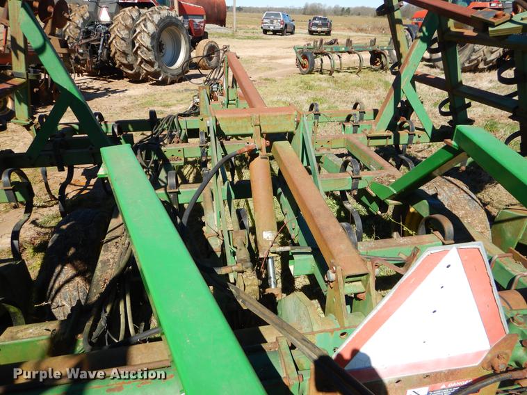 image for item EZ9856 John Deere 980 sweep plow