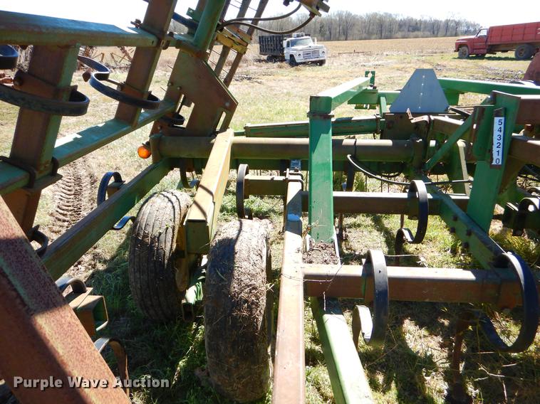 image for item EZ9856 John Deere 980 sweep plow