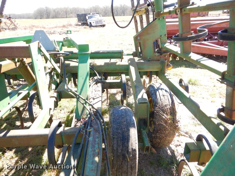 image for item EZ9856 John Deere 980 sweep plow