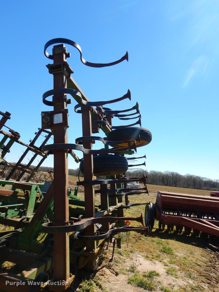 image for item EZ9856 John Deere 980 sweep plow