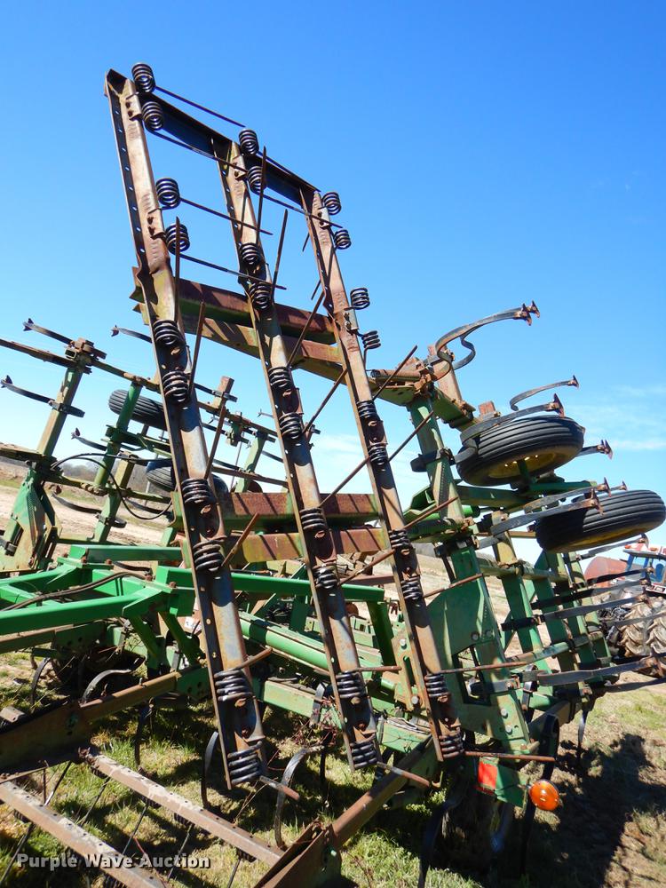 image for item EZ9856 John Deere 980 sweep plow