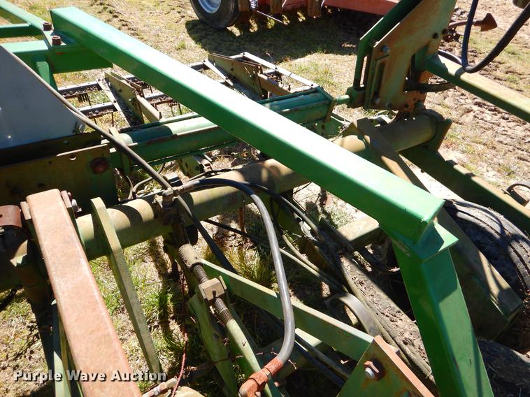 image for item EZ9856 John Deere 980 sweep plow