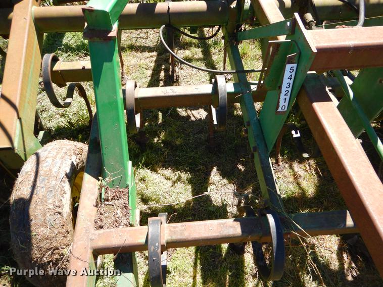 image for item EZ9856 John Deere 980 sweep plow