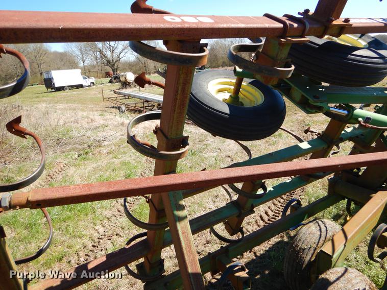 image for item EZ9856 John Deere 980 sweep plow