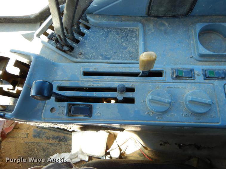 image for item EZ9860 1995 Case IH 7240 MFWD tractor