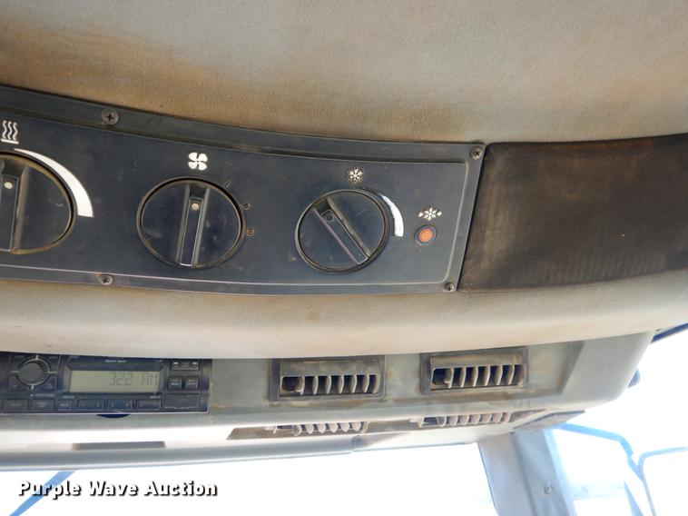 image for item EZ9860 1995 Case IH 7240 MFWD tractor