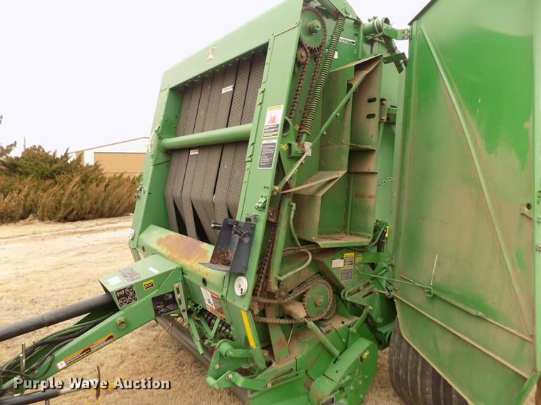 image for item FA9516 2009 John Deere 568 Mega Wide Plus round baler