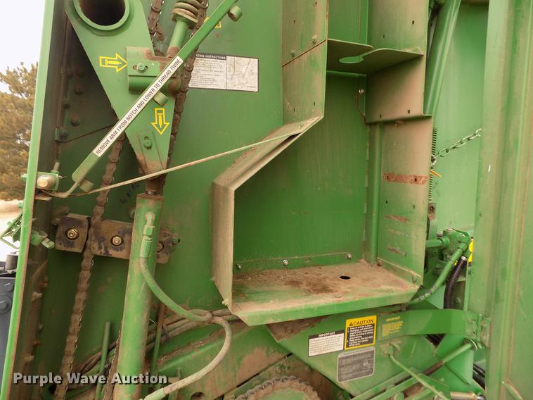 image for item FA9516 2009 John Deere 568 Mega Wide Plus round baler