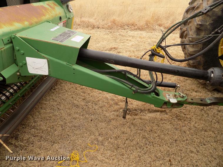 image for item FA9516 2009 John Deere 568 Mega Wide Plus round baler