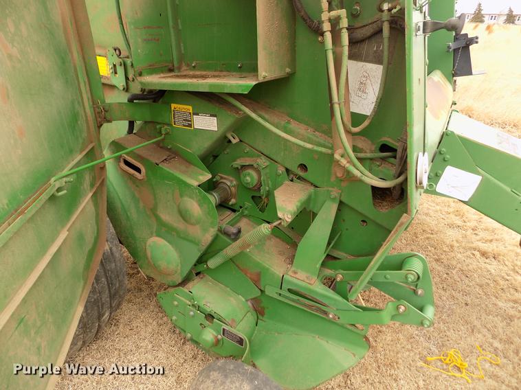 image for item FA9516 2009 John Deere 568 Mega Wide Plus round baler
