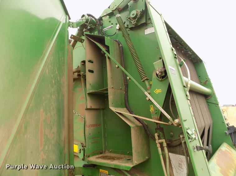 image for item FA9516 2009 John Deere 568 Mega Wide Plus round baler