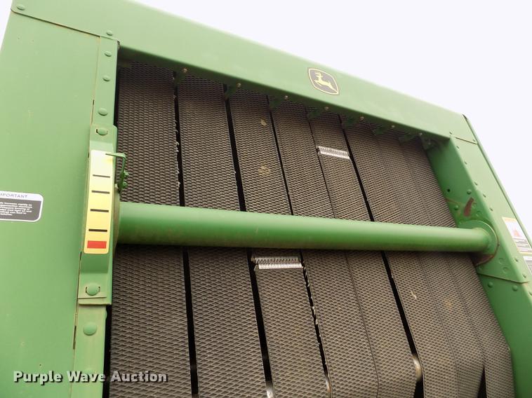 image for item FA9516 2009 John Deere 568 Mega Wide Plus round baler